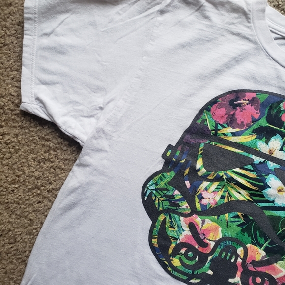 Star Wars Tropical Stormtrooper Floral Shirt Size-Medium - Picture 3 of 5